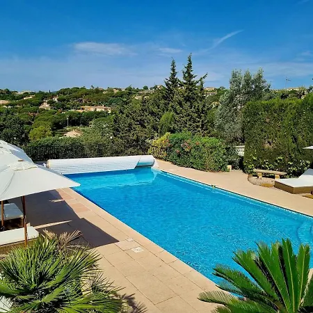 Villa 4 étoiles - Parking - Wifi - Clim - Piscine *