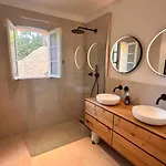 Villa 4 étoiles - Parking - Wifi - Clim - Piscine *