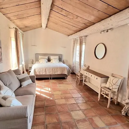 4 Etoiles - Parking - Wifi - Clim - Piscine *