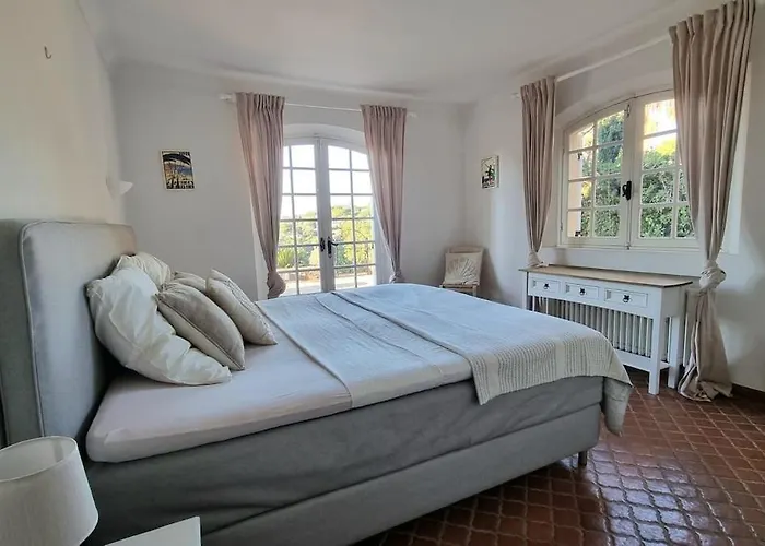 4 Etoiles - Parking - Wifi - Clim - Piscine