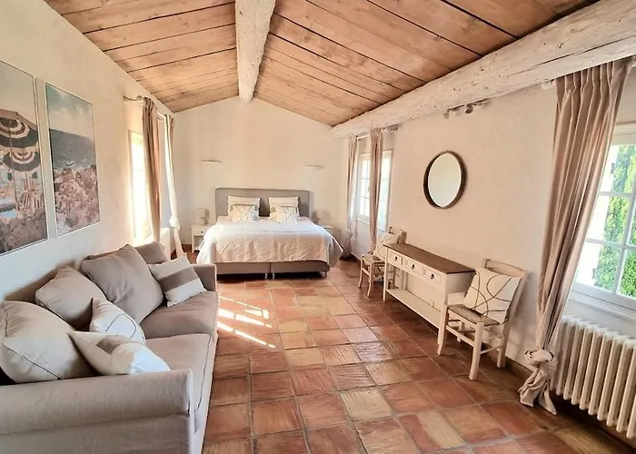 4 Etoiles - Parking - Wifi - Clim - Piscine *